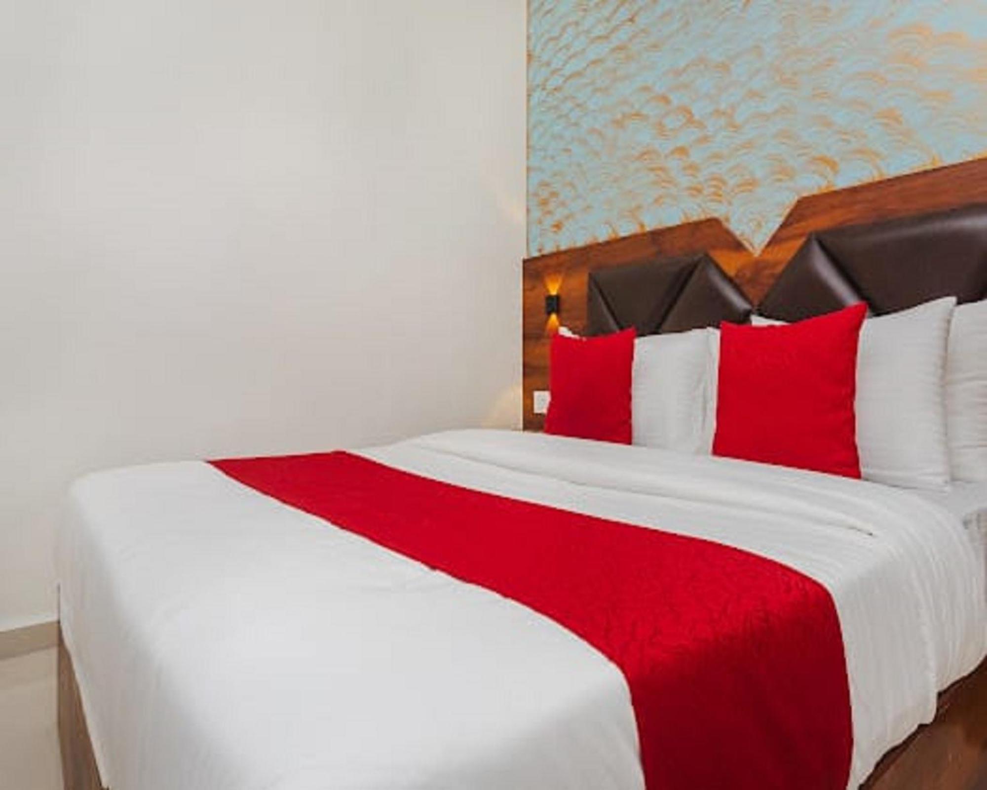 Apartment Golden Sands Aslpha Mumbai